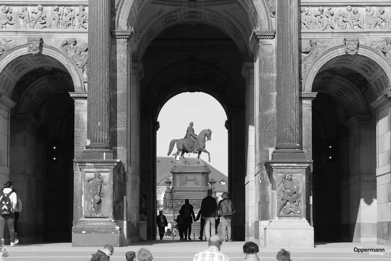Dresden Zwinger 04 bw