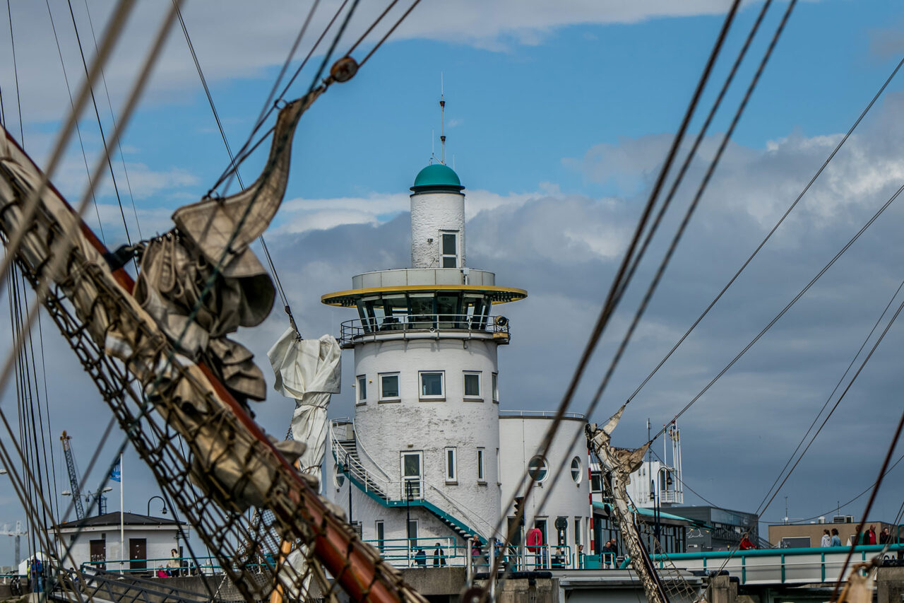 Leuchtturm Harlingen 01 Segeln auf dem IJsselmeer